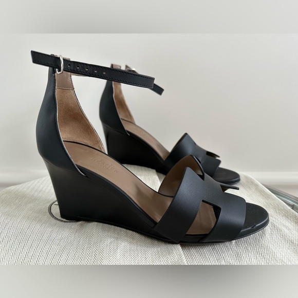 HERMES Legend BLACK SANDALS SIZE 39 1/2. - Picture 3 of 15